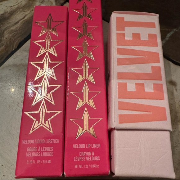 Jeffree Star - UNICORN BLOOD TRIO - Lip Liner, Liquid Velour & Velvet Trap - Picture 2 of 8
